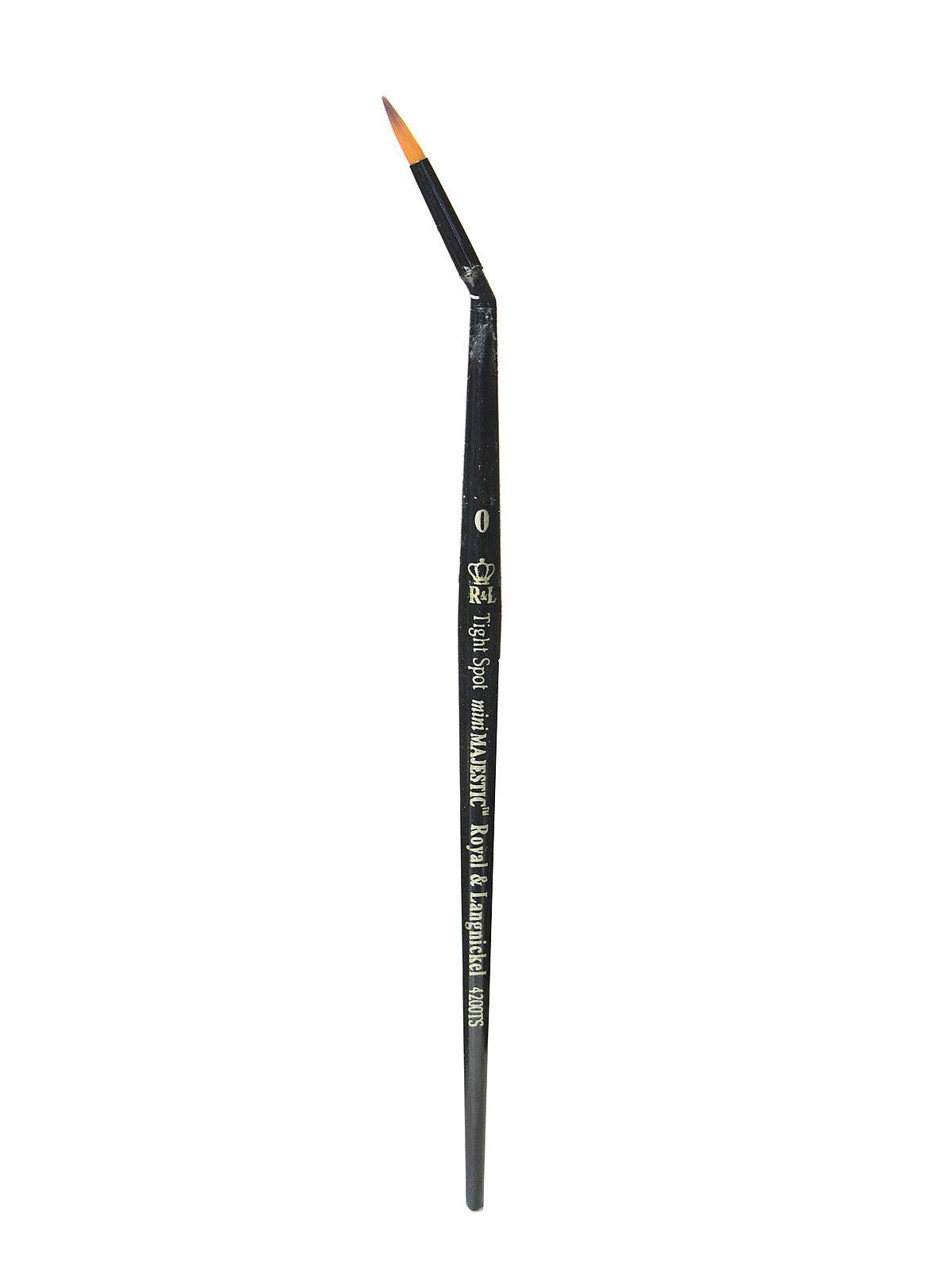 Series 4200 Mini-Majestic Brushes 0 tight spot